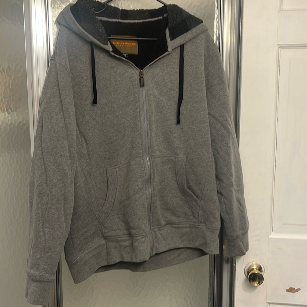 Men’s XL hooded sweatshirt jacket
